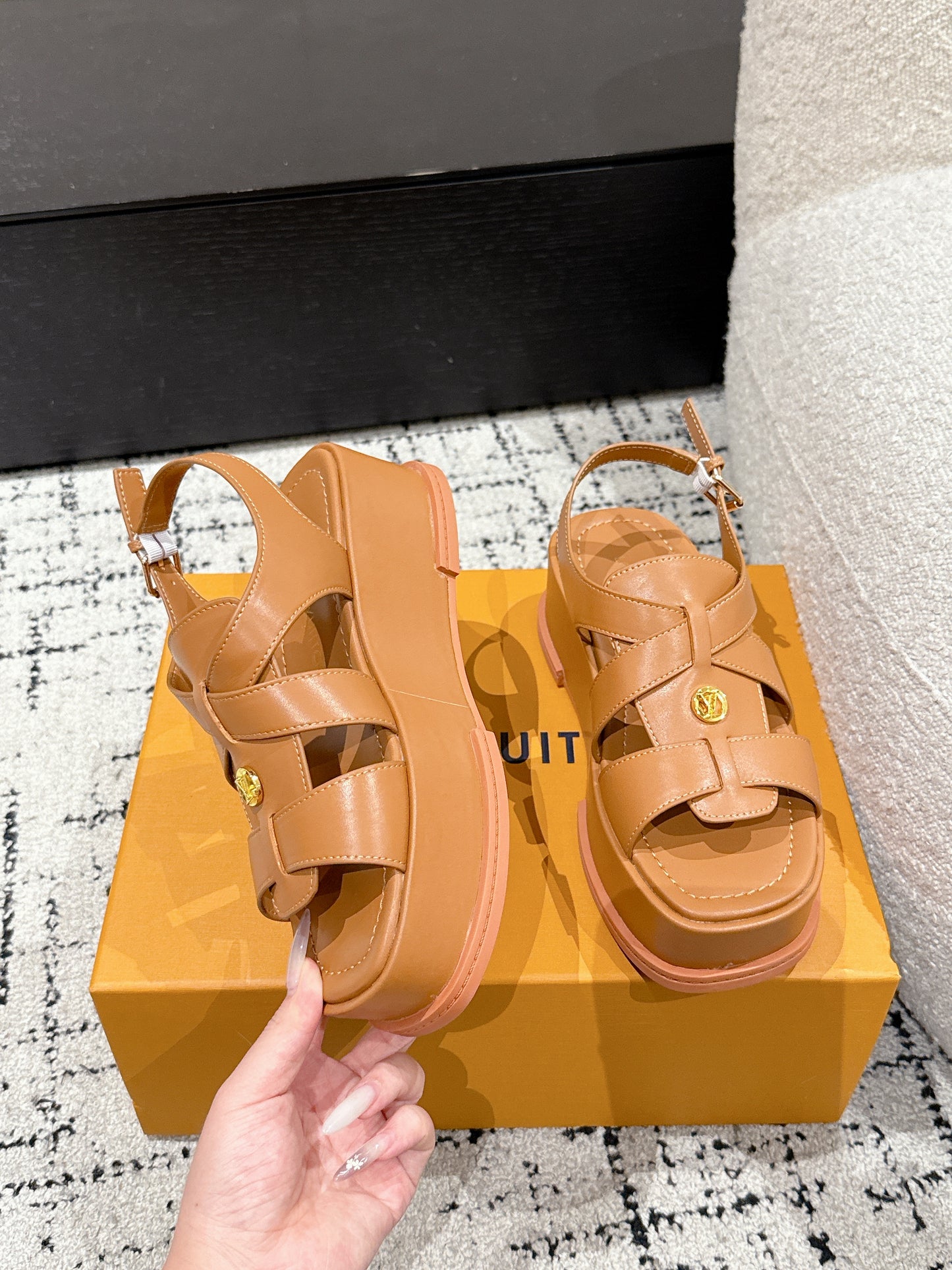 LOUIS VUIT 25/ Summer New Maya series denim square toe buckle one-strap sandals