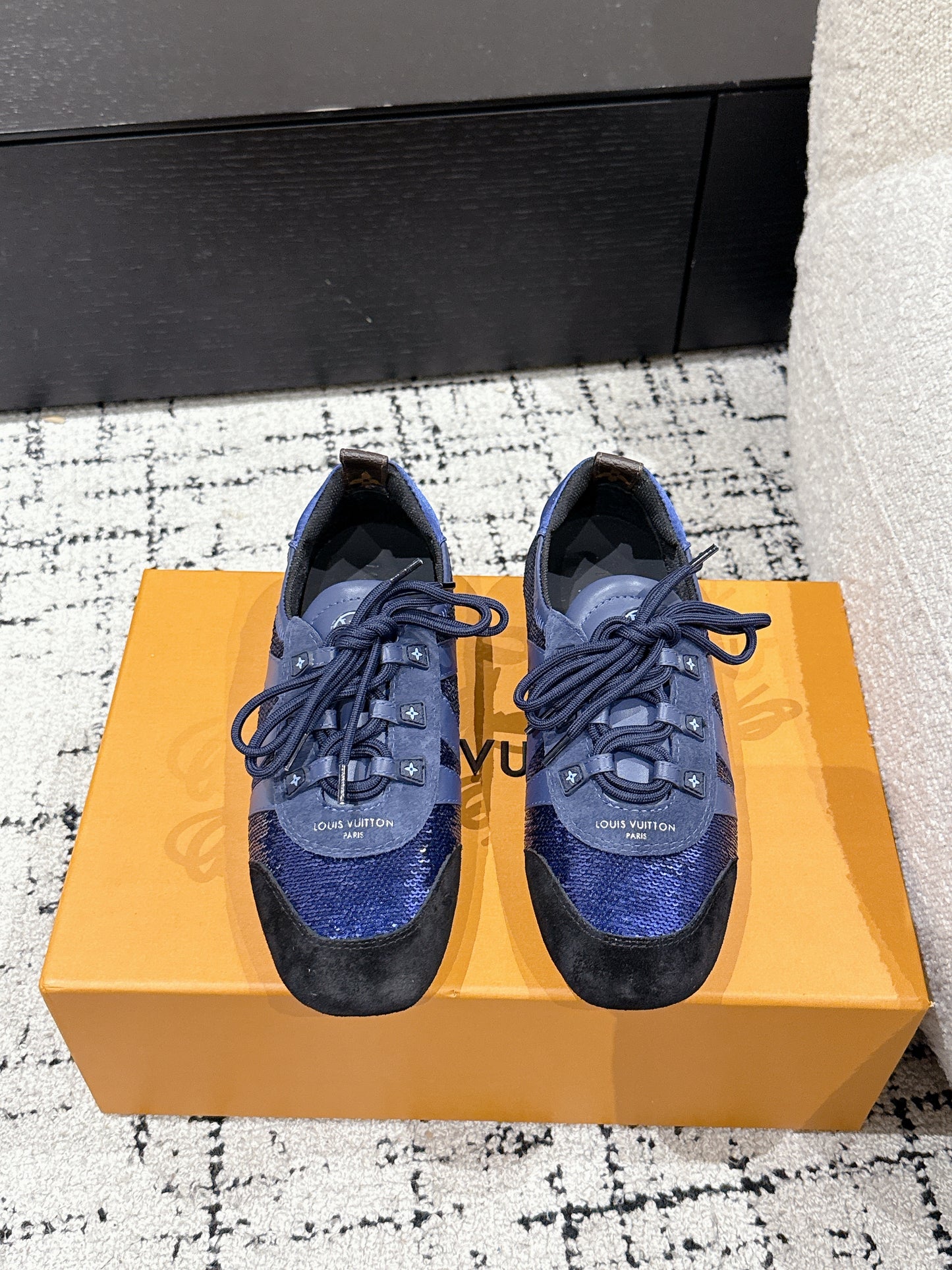 LOUIS VUIT 25/ Summer New LV Sneakerina collection Monogram canvas back strap Sacchetto process and TPU outsole upgrade for a soft wearing experience