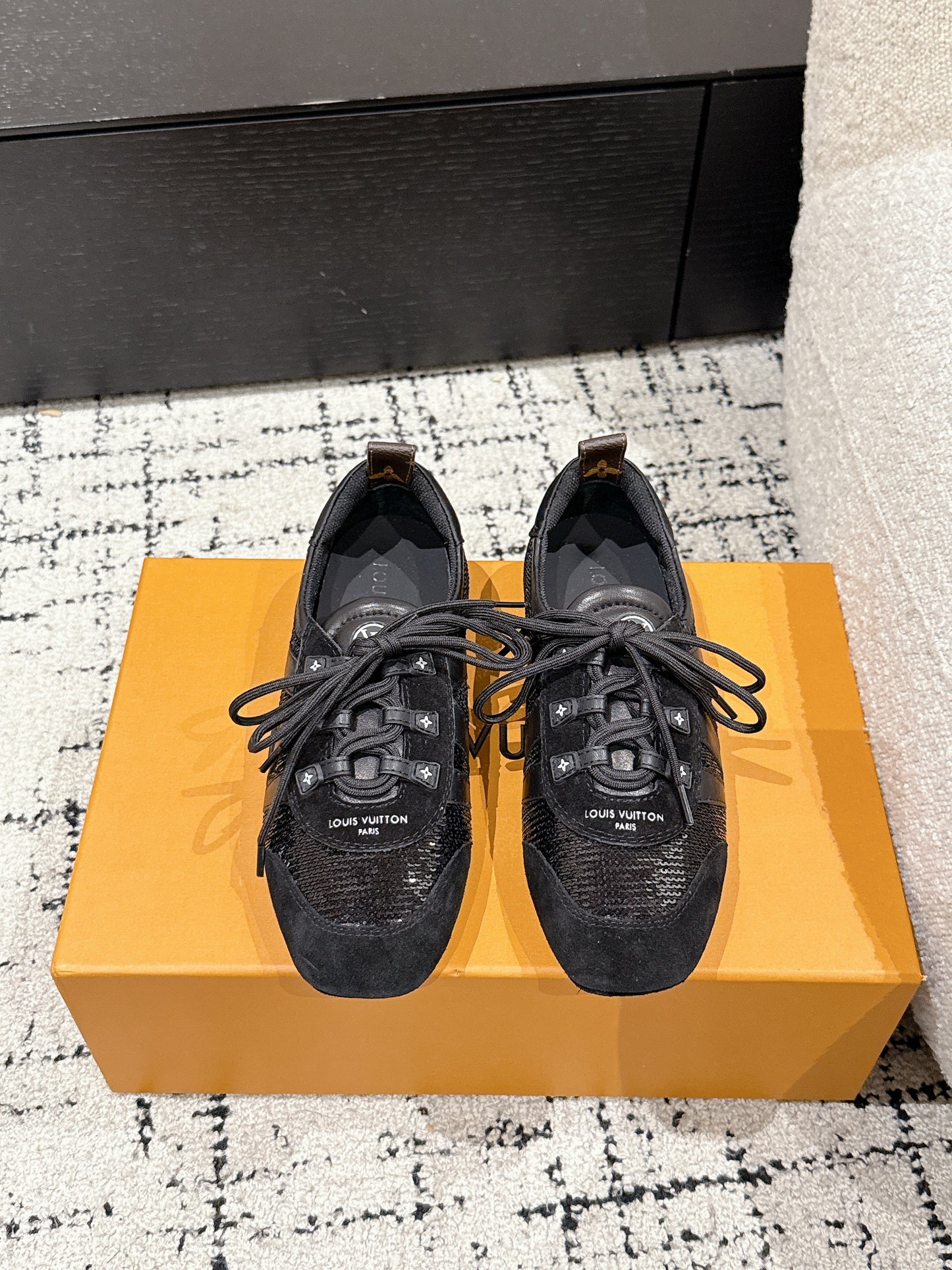 LOUIS VUIT 25/ Summer New LV Sneakerina collection Monogram canvas back strap Sacchetto process and TPU outsole upgrade for a soft wearing experience